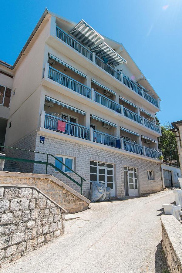 Apartments by the sea Brist, Makarska - 15714 Podaca Exteriör bild